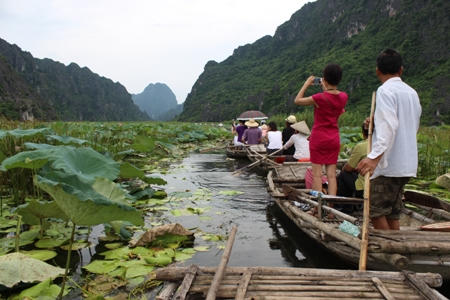 Khám phá bức họa “hình ma, chữ quỷ” trên núi Mèo Cào